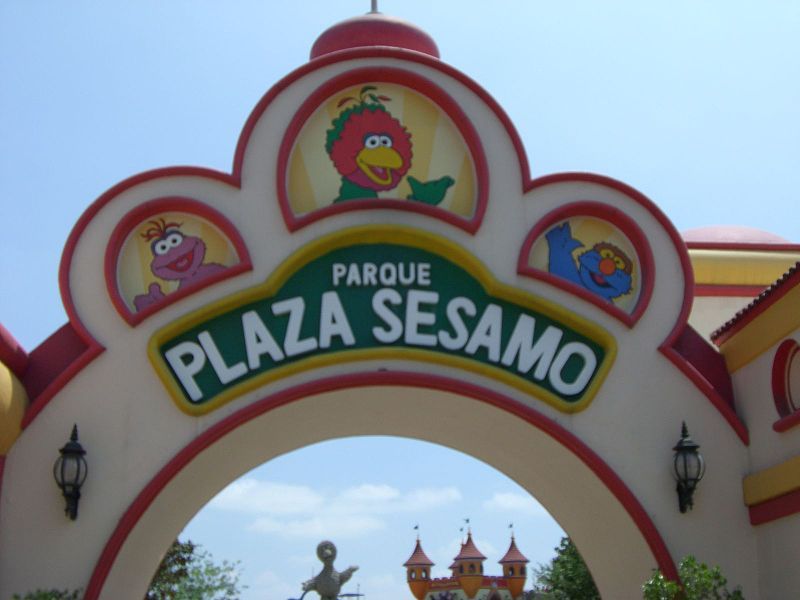 File:PLAZA SESAMO.JPG