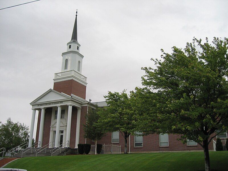 File:PendletonChurch.jpg