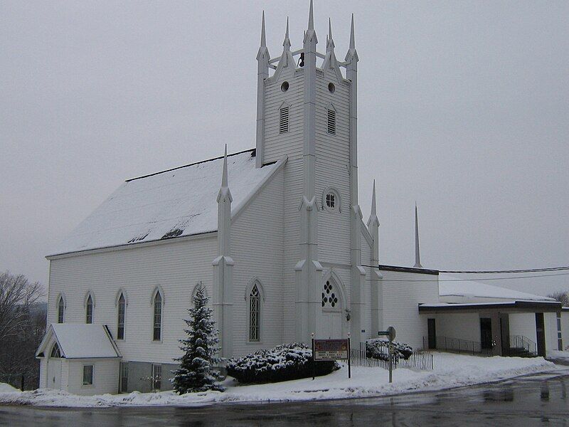 File:Petitcodiac Baptist Church.jpg