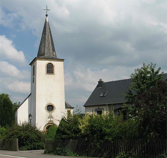 File:Roodt-sur-Syre church.jpg