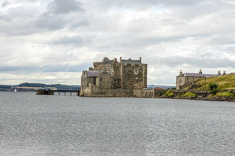 File:Scotland-2016-Blackness-Blackness Castle.jpg