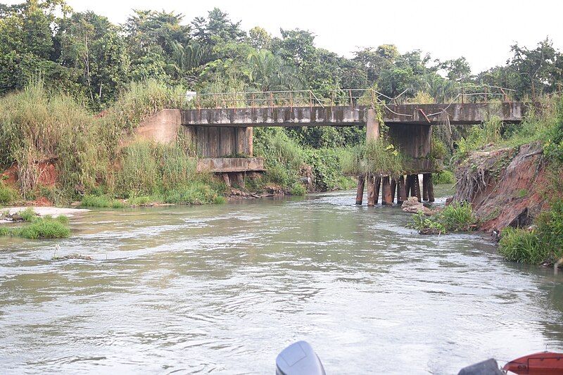 File:Ujiogba River.jpg