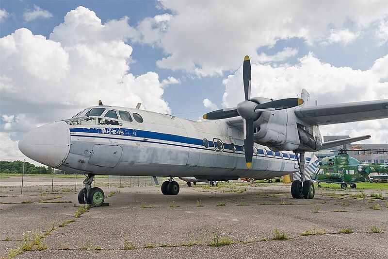 File:Antonov An-24.jpg