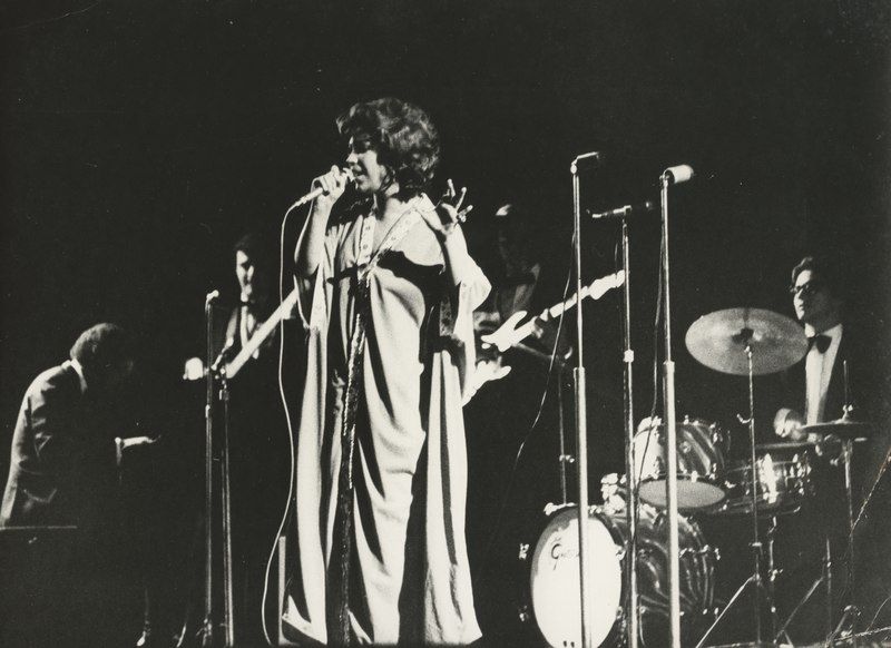 File:Beth Carvalho, 1970.tif