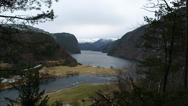 File:Bolstadfjorden-norge.jpg