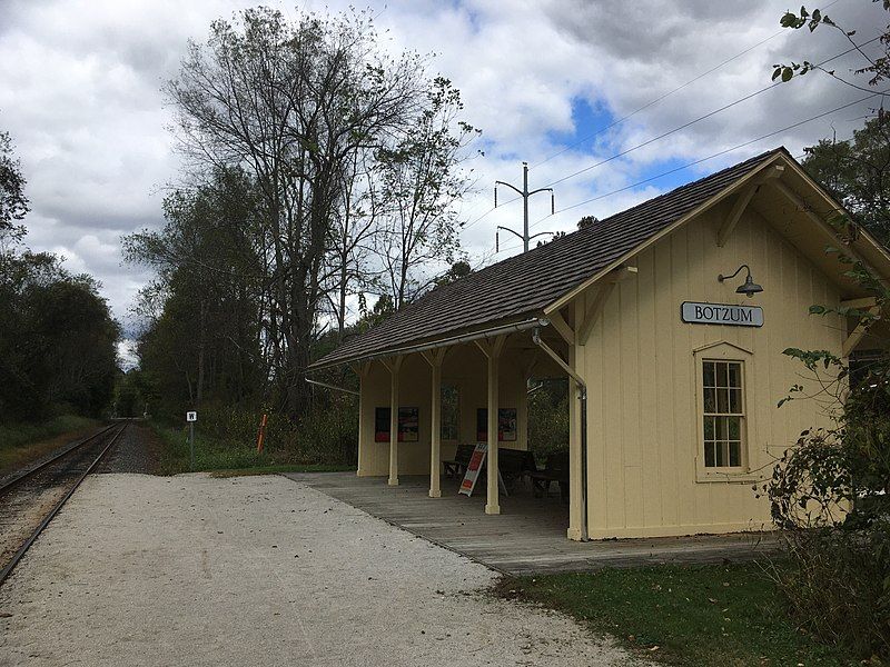 File:Botzum station.jpg