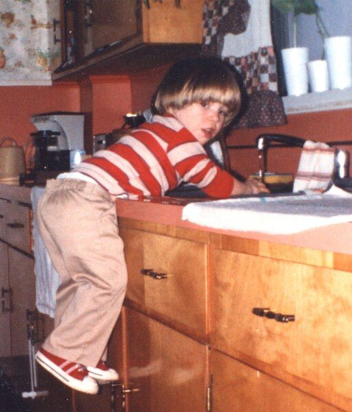 File:Boy washing hands.jpg