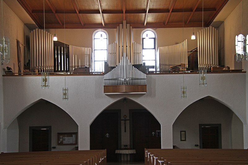 File:Buehlertal-Obertal-Liebfrauenkirche-58-zur Empore-Orgel-2021-gje.jpg