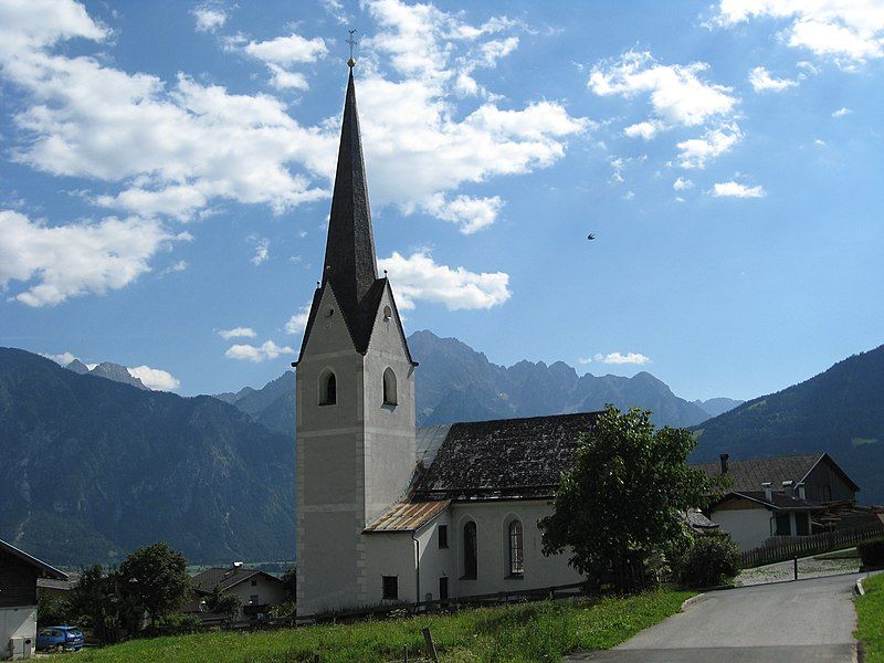 File:Chiesa Thurn.JPG