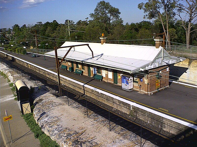 File:FaulconBridgeRailwayStation1.jpg