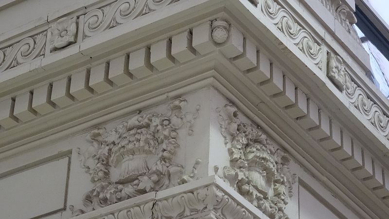 File:GrainExchangeBuildingOrnamentalDentils.jpeg