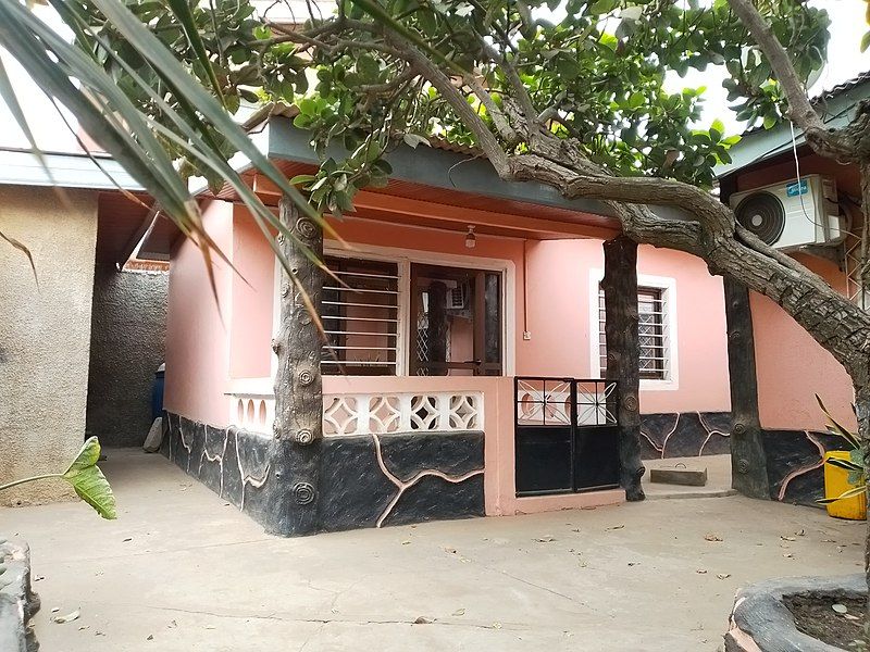 File:House in Mataheko.jpg