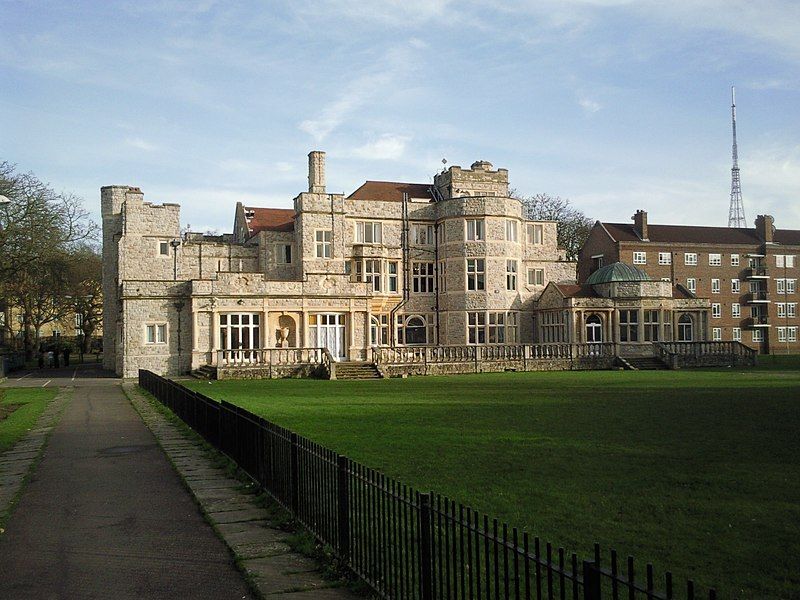 File:Kingswood House, London-geograph-2331371-by-Marathon.jpg