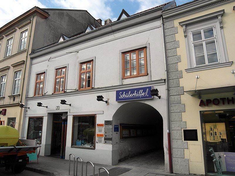 File:Korneuburg-Hauptplatz25.jpg