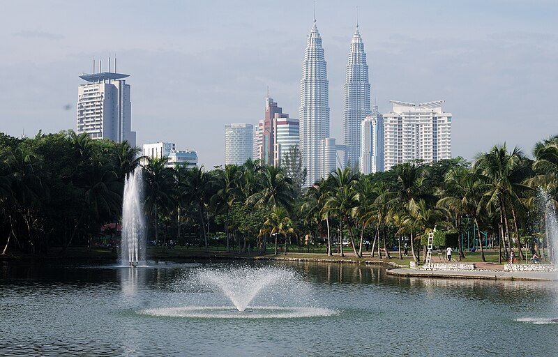 File:Lake Titiwangsa.jpg