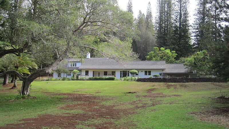 File:Lanai-Dole-plantation-managers-house1936.JPG