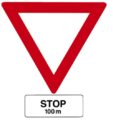 Stoppschild voraus in 100 m