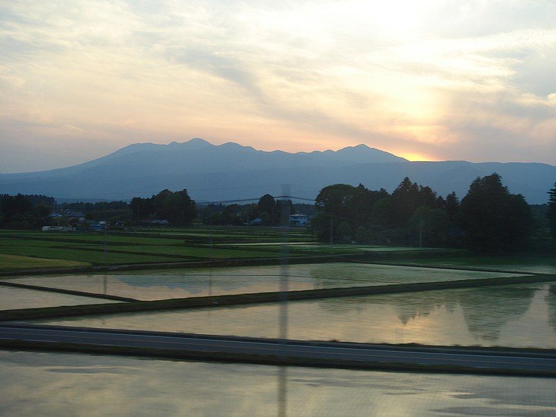 File:SunsetTakaharaYama.JPG