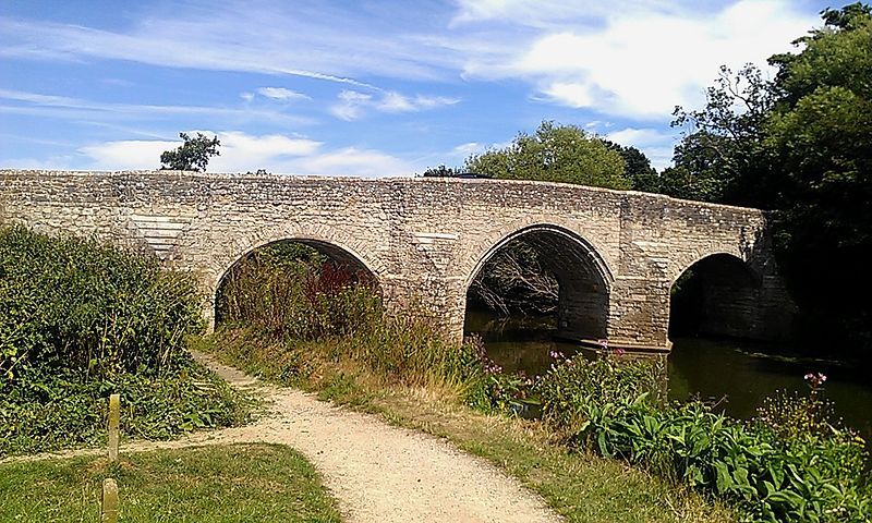 File:Teston Bridge.jpg