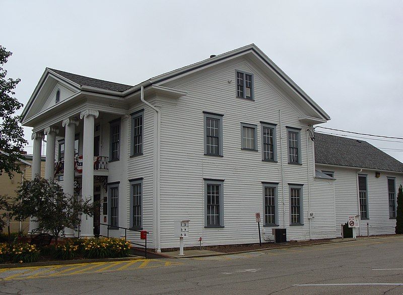 File:Titusville City Hall.jpg