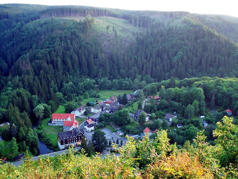 File:Treseburg.jpg