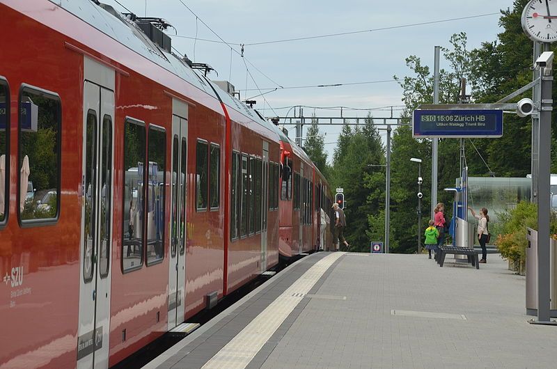 File:Uetliberg train station.JPG