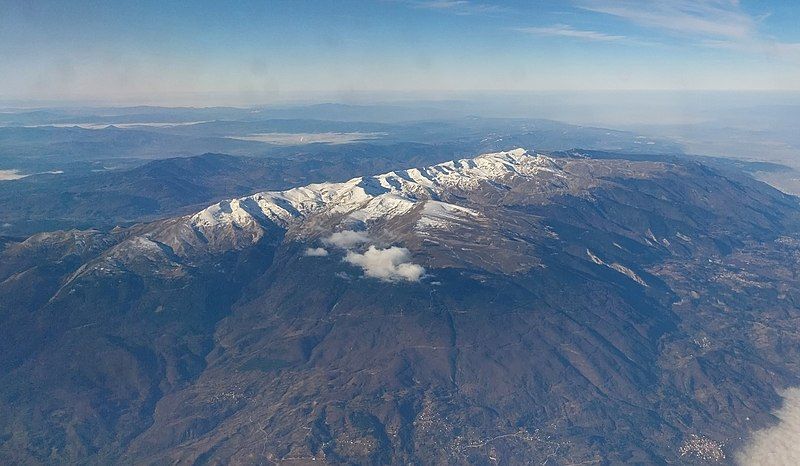 File:Uludağ from plane.jpg