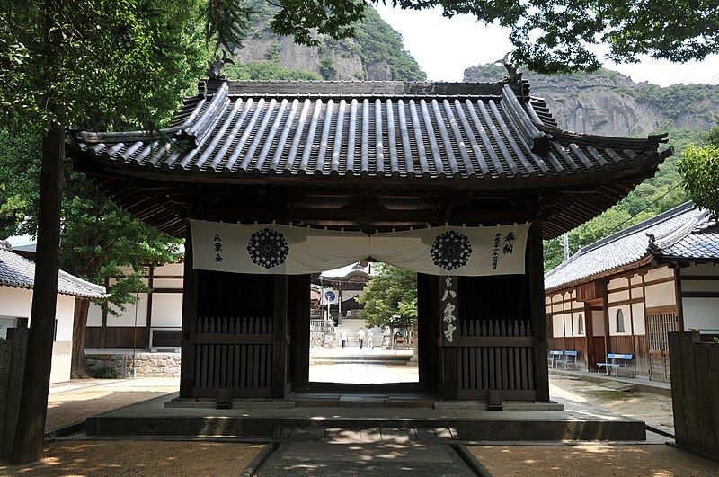 File:Yakuriji 01.JPG