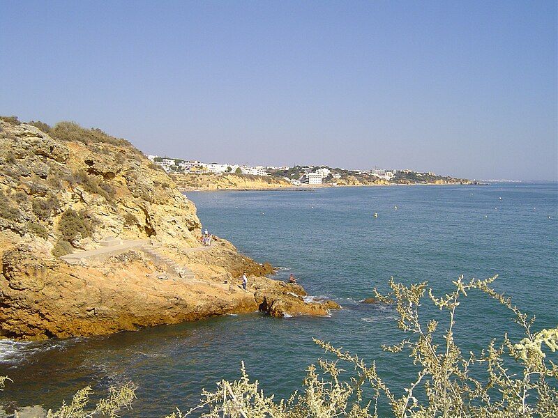 File:Albufeira Passeio marginal.JPG