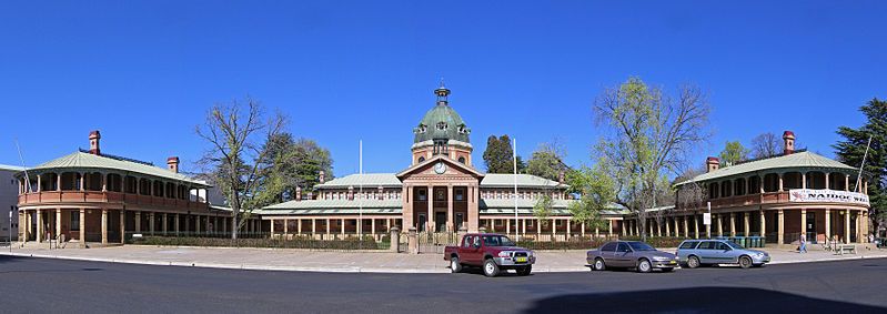 File:Bathurst-Courthouse-Pano-2.jpg