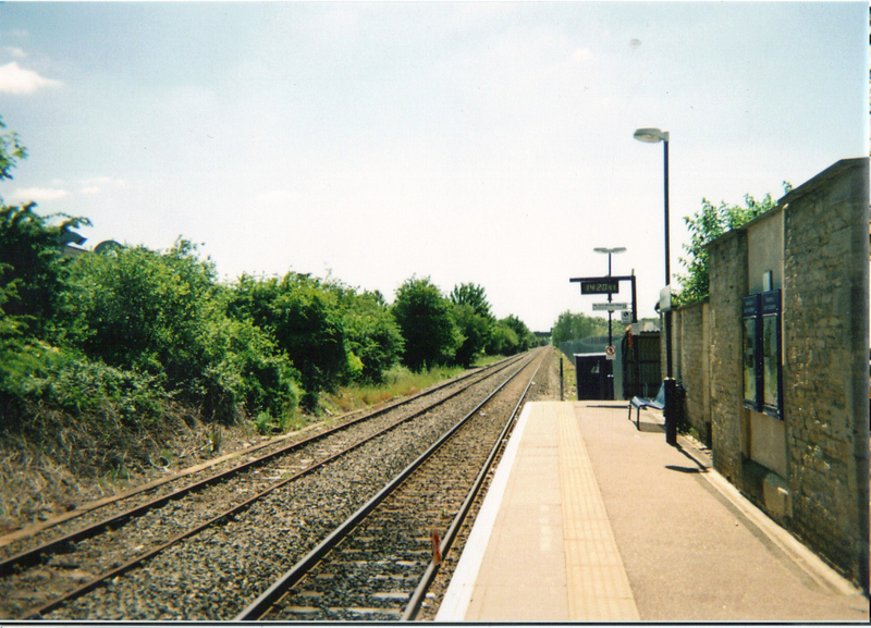 File:Bicester town station2010.png