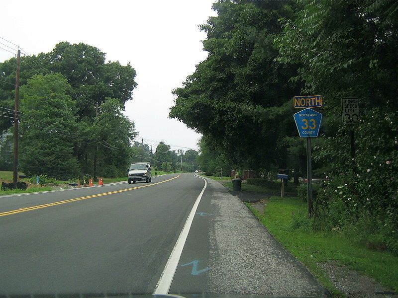 File:CR33Northbound.jpg