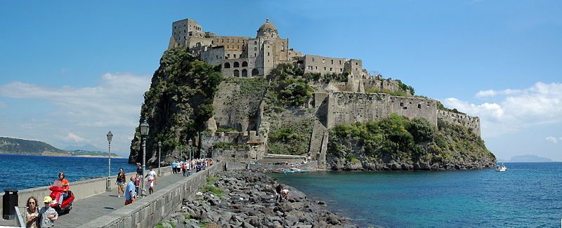 File:Castello Aragonese.jpg