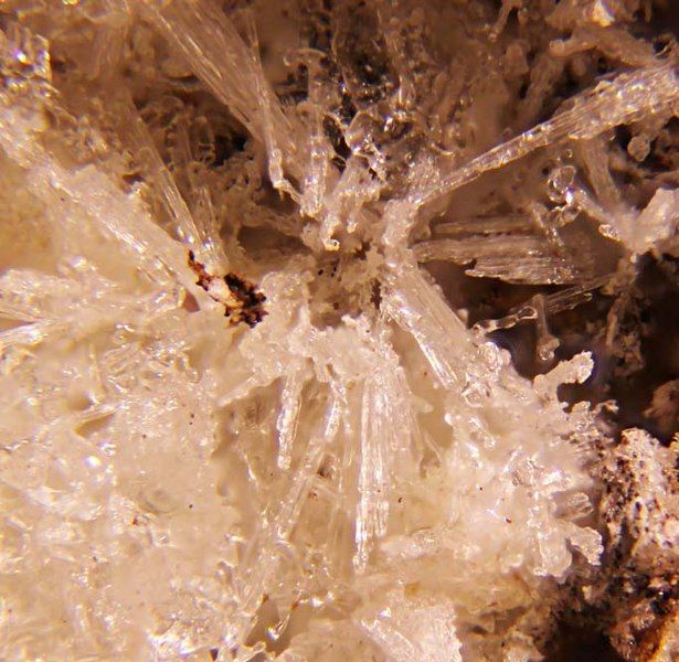 File:Fluoborite.jpg