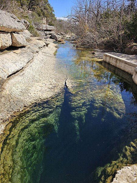 File:Jacob's Well Vertical.jpg