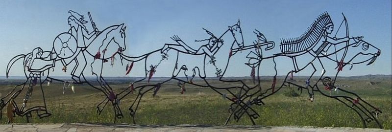 File:Little-bighorn-memorial-sculpture-2.jpg