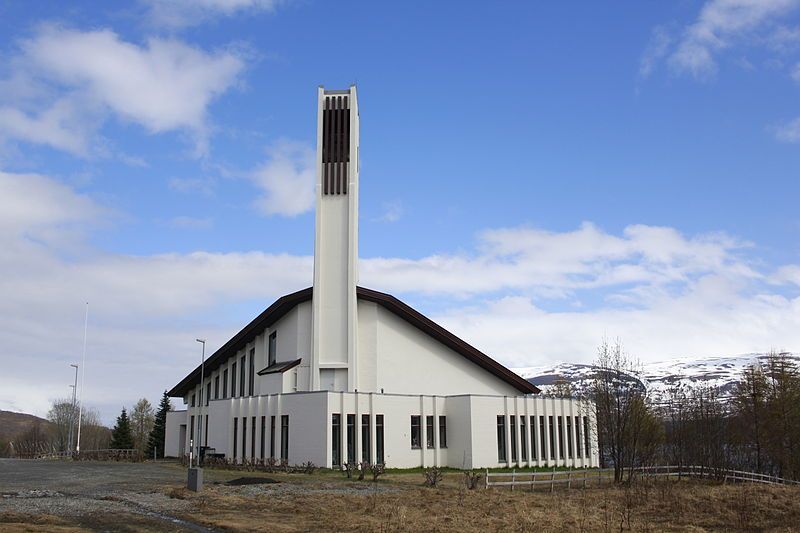 File:Ringvassøy kirke.jpg