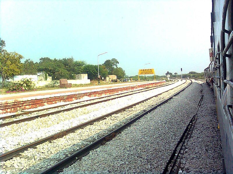 File:Sattenapalli train station.jpg