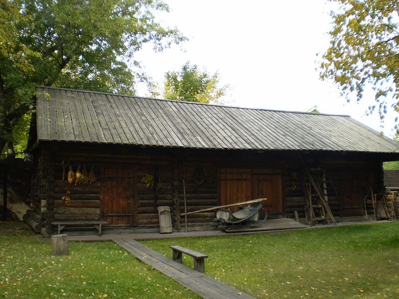 File:Surikow;s barn.JPG