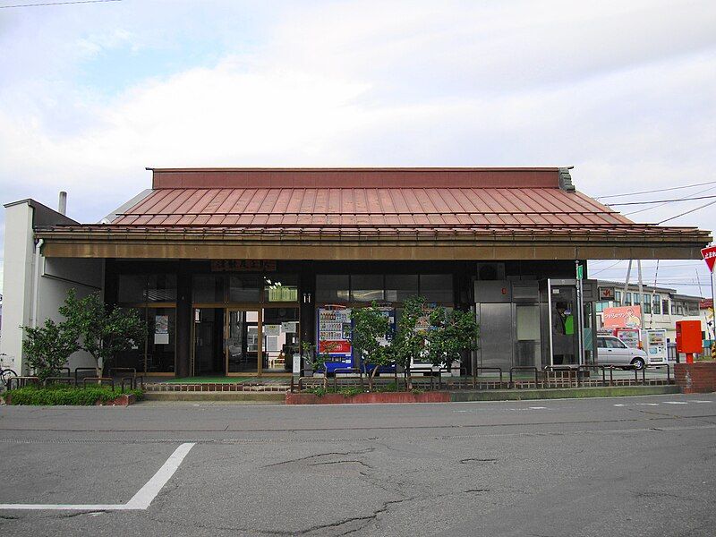 File:Tsugaruonoe station01.JPG