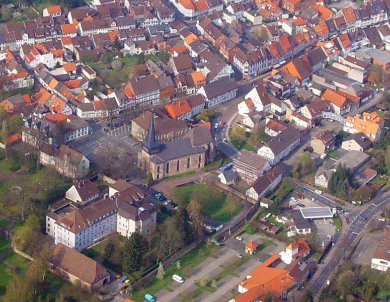 File:Uslar Graftplatz1.jpg