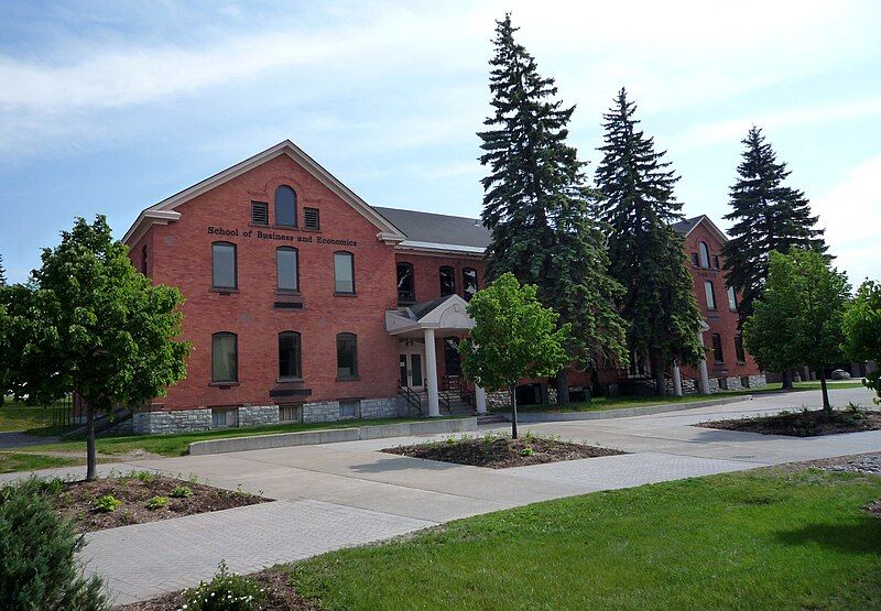 File:2009-0618-LSSU-SouthHall.jpg