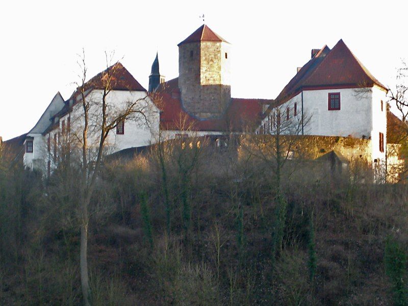 File:BadIburgSchloss-2.jpg