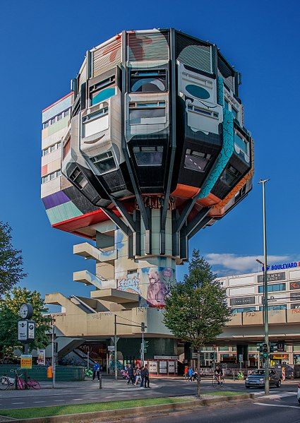 File:Berlin - Bierpinsel.jpg