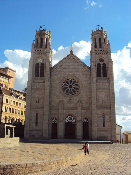 File:Cathédrale Andohalo.jpg