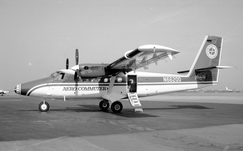 File:DHC-6AeroCommuterN66200 (4433369137).jpg