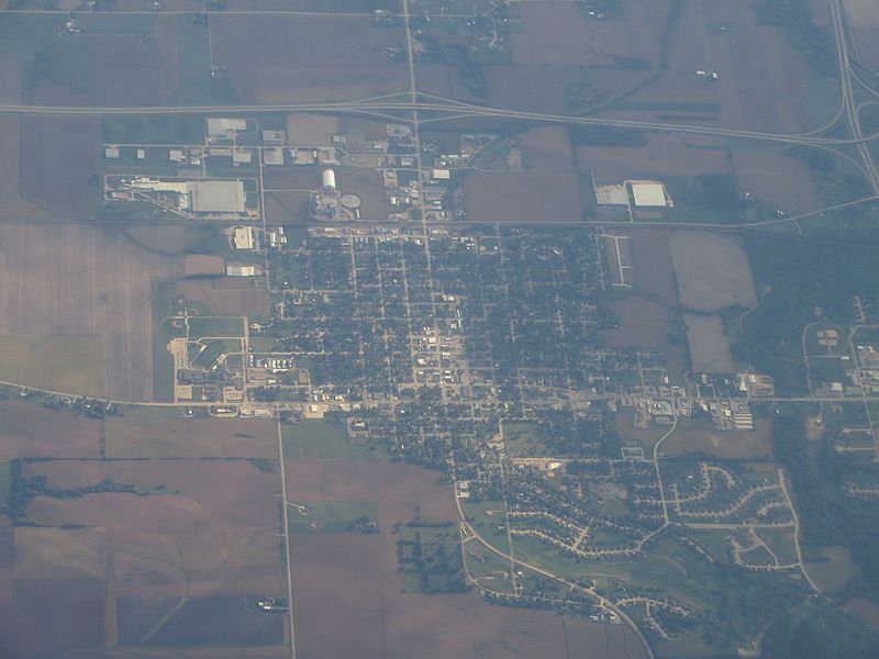 File:DeWitt, Iowa (21219764543).jpg