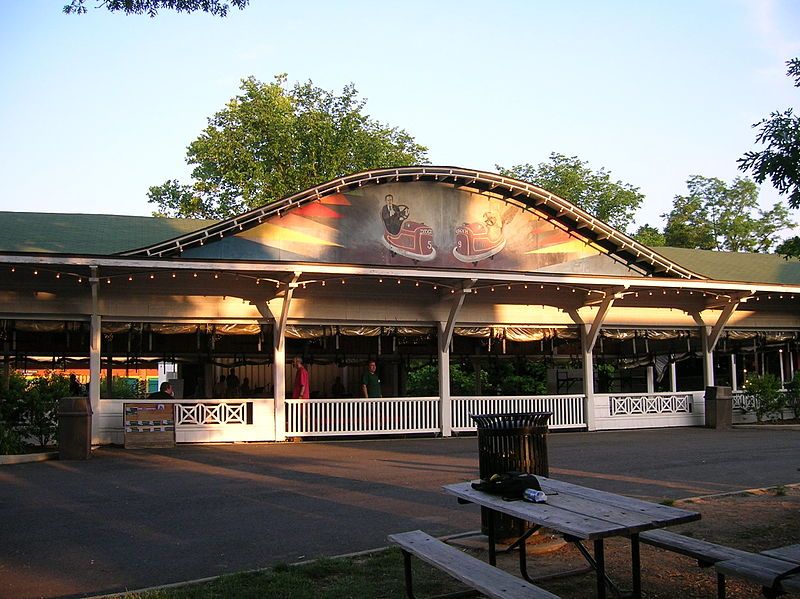 File:GlenEcho BumperCarPavilion.JPG