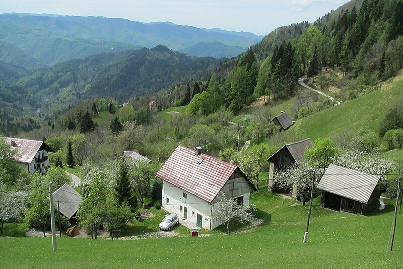 File:Jesenica Cerkno Slovenia.JPG