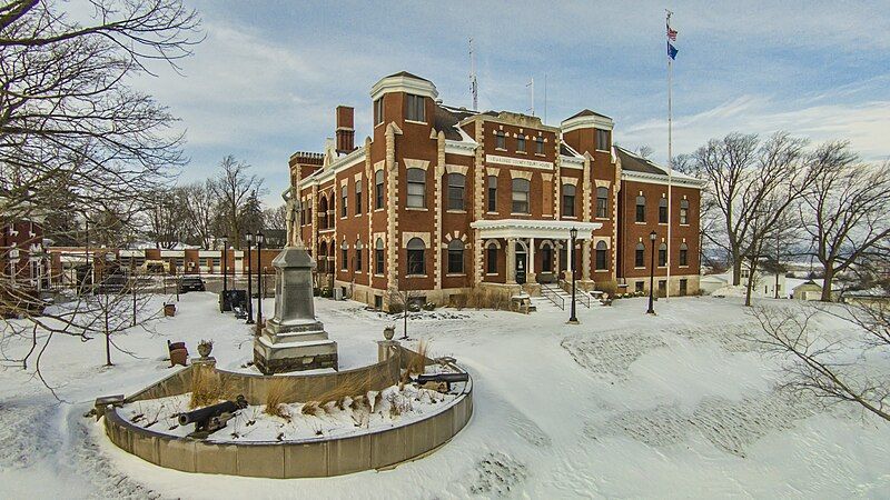 File:Kewaunee County Courthouse.jpg